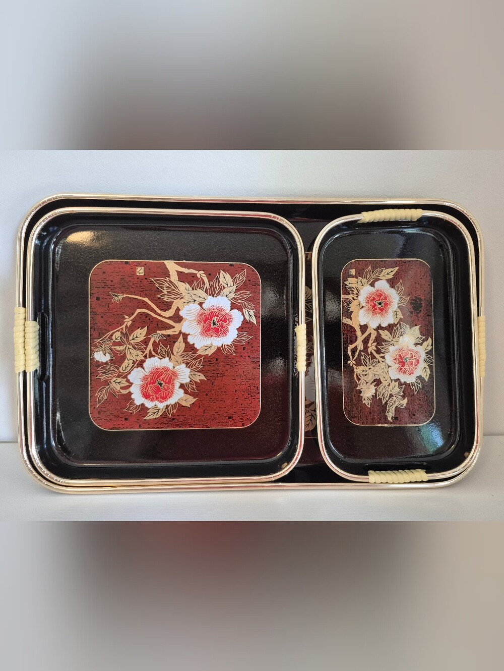 Vintage 3-Piece Lacquerware Tray Set by Sabre Hand Decorated Made in Japan W/Box